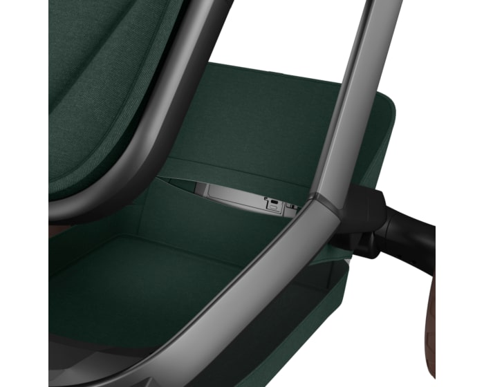 1920403110U7Y2024_2024_maxicosi_stroller_comfort_fame_twillic_twillicgreen_integratedpowerbank_zoom