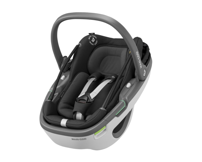 8557672110_2020_maxicosi_carseat_babycarseat_coral_black_essentialblack_3qrtleft
