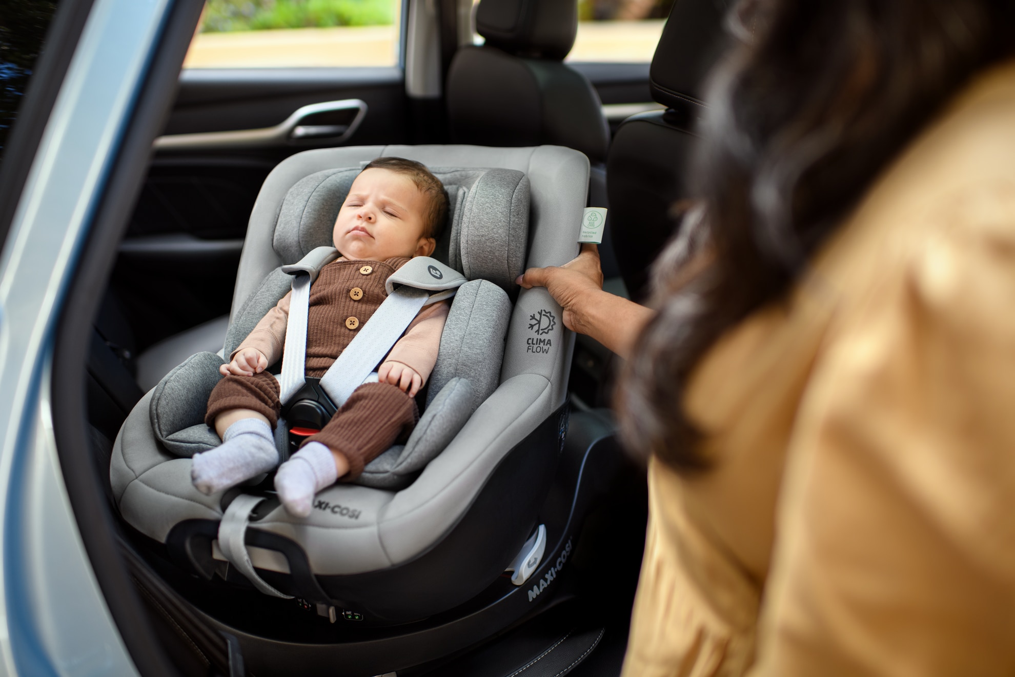 Los tips más básicos para llevar al recién nacido en el coche